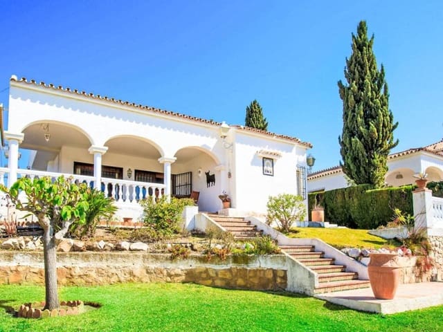 Chalet de 4 habitaciones en Rincón de la Victoria en venta con piscina garaje - 875.000 € (Ref: 10176191)