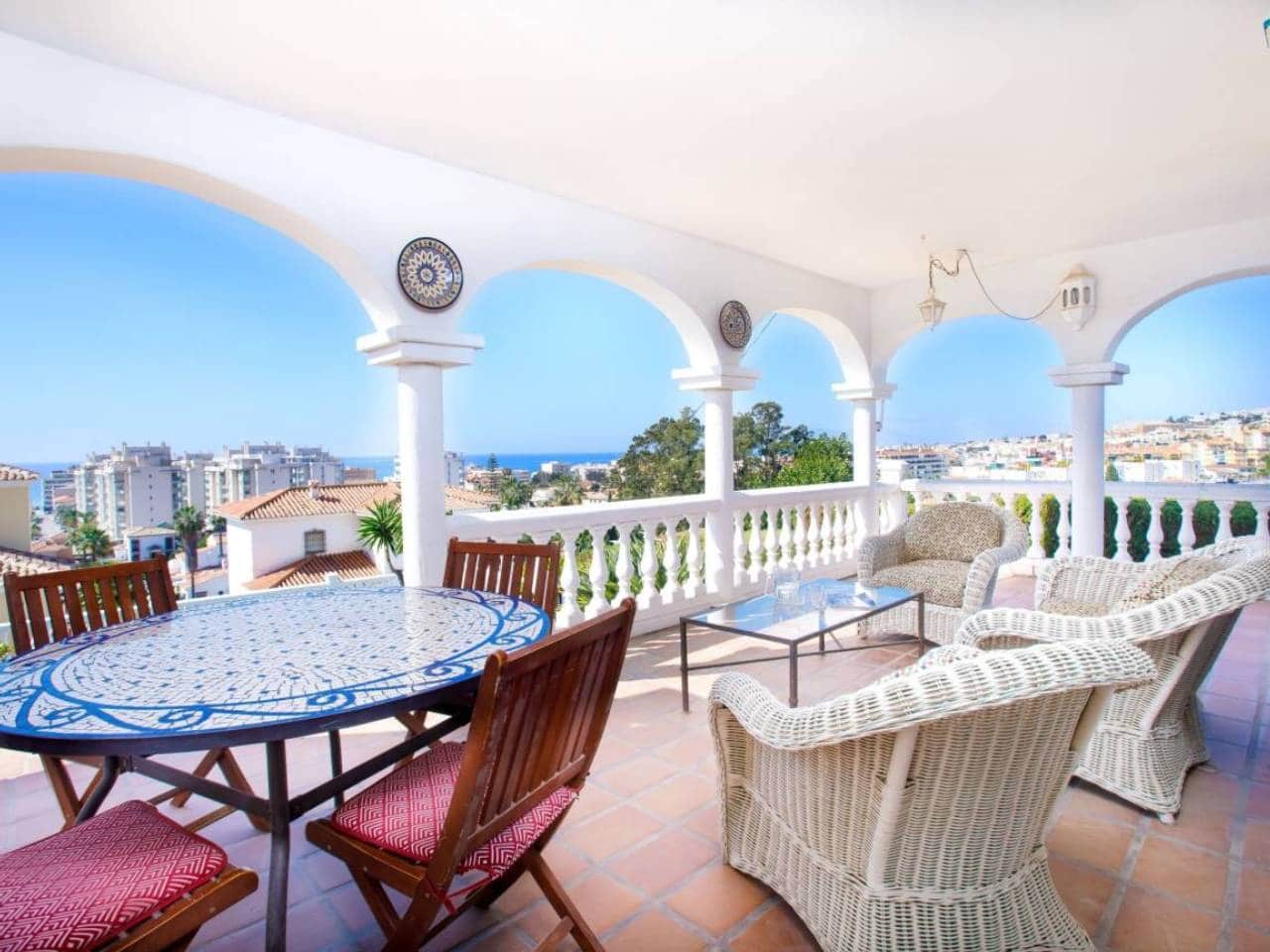 Chalet de 4 habitaciones en Rincón de la Victoria en venta con piscina garaje - 875.000 € (Ref: 10176191)