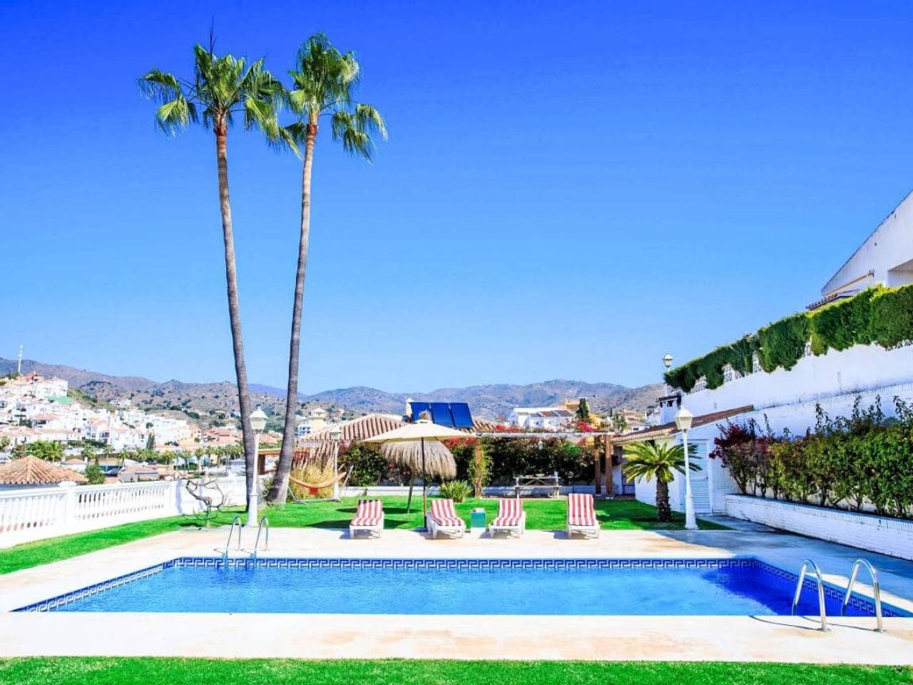 Chalet de 4 habitaciones en Rincón de la Victoria en venta con piscina garaje - 875.000 € (Ref: 10176191)