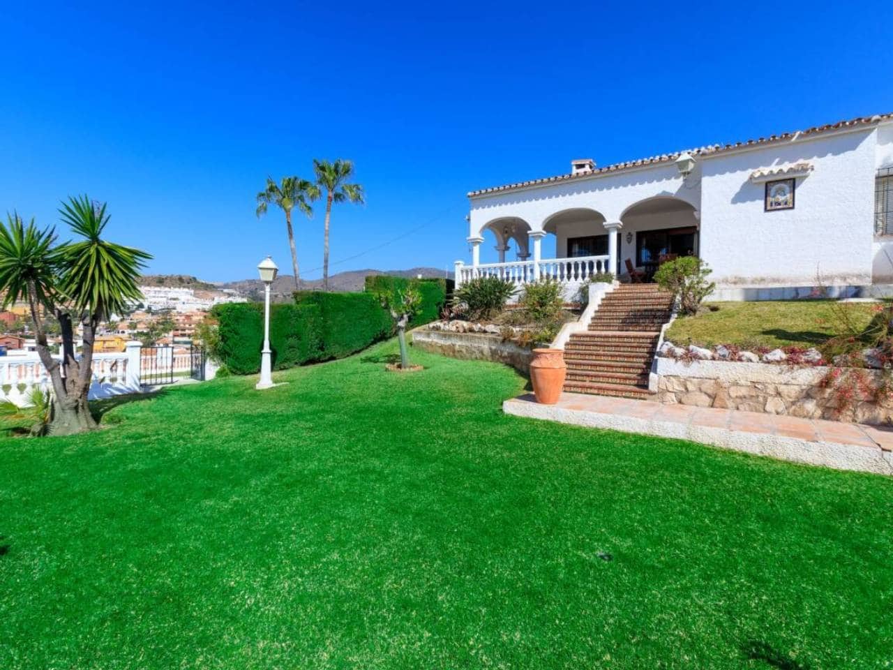 Chalet de 4 habitaciones en Rincón de la Victoria en venta con piscina garaje - 875.000 € (Ref: 10176191)