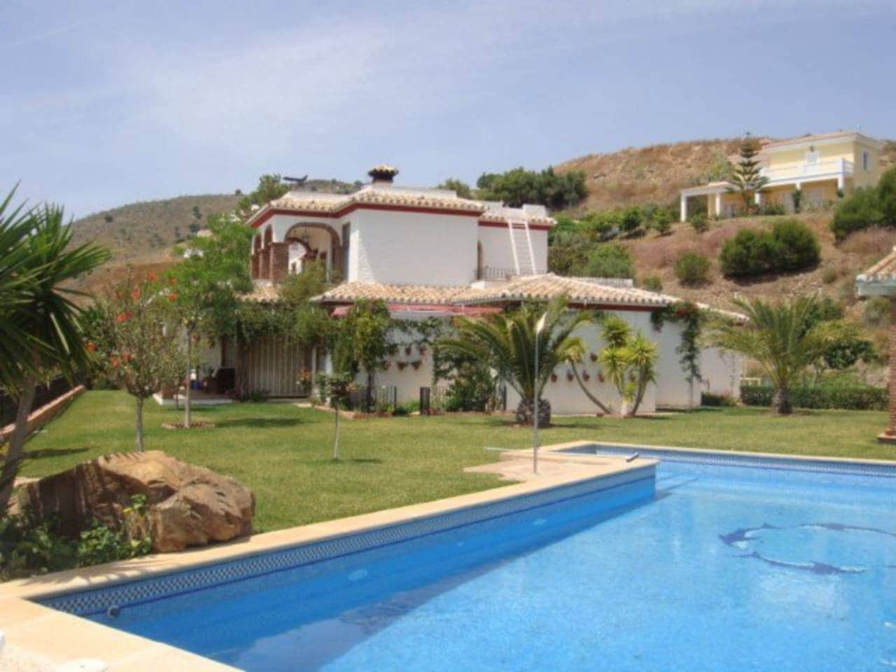 4 soveværelse Villa til salg i Rincon de la Victoria med swimmingpool garage - € 950.000 (Ref: 7186165)