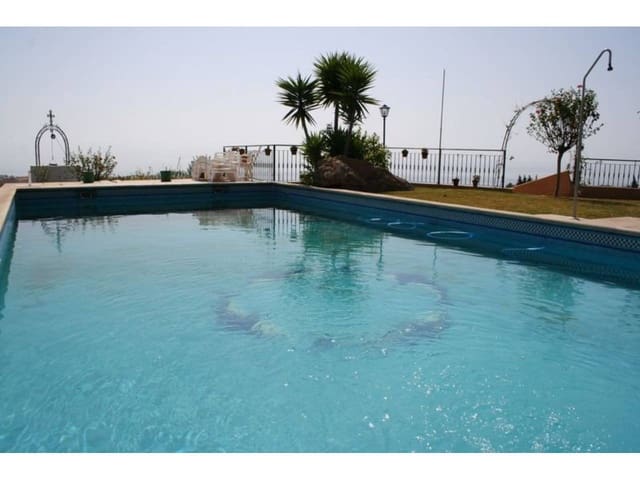 4 soverom Villa til salgs i Rincón de la Victoria med svømmebasseng garasje - € 950 000 (Ref: 7186165)