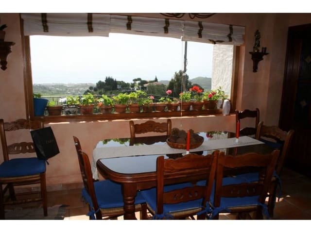 4 soverom Villa til salgs i Rincón de la Victoria med svømmebasseng garasje - € 950 000 (Ref: 7186165)