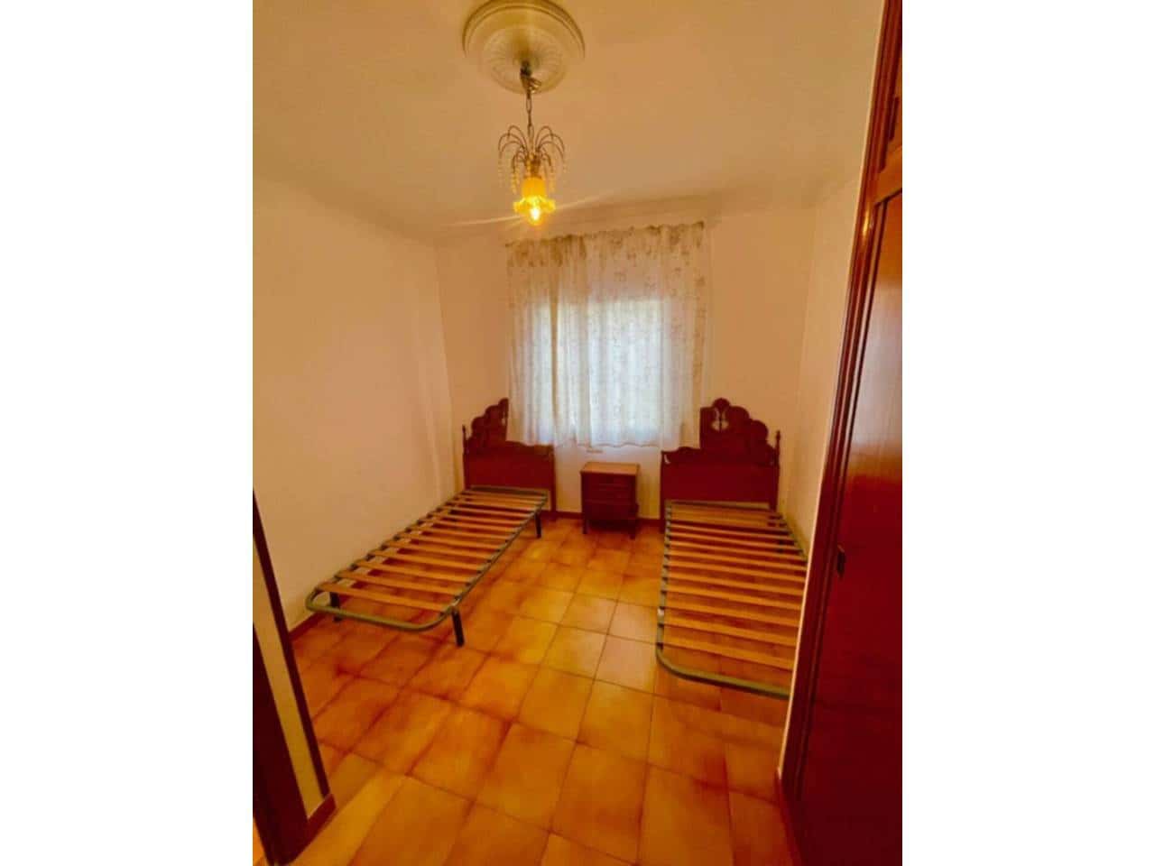 Appartement de 3 chambres à louer à Malaga ville - 950 € (Ref: 7506845)