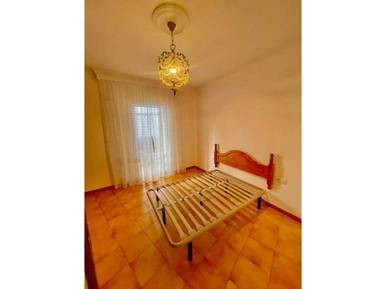 Appartement de 3 chambres à louer à Malaga ville - 950 € (Ref: 7506845)