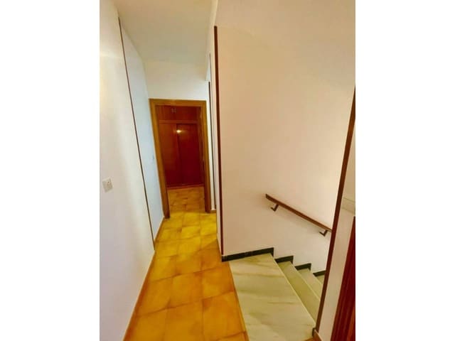 3 slaapkamer Flat te huur in El Palo, Málaga stad - € 950 (Ref: 7506845)