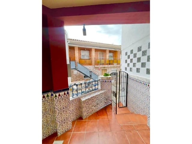 3 slaapkamer Flat te huur in El Palo, Málaga stad - € 950 (Ref: 7506845)