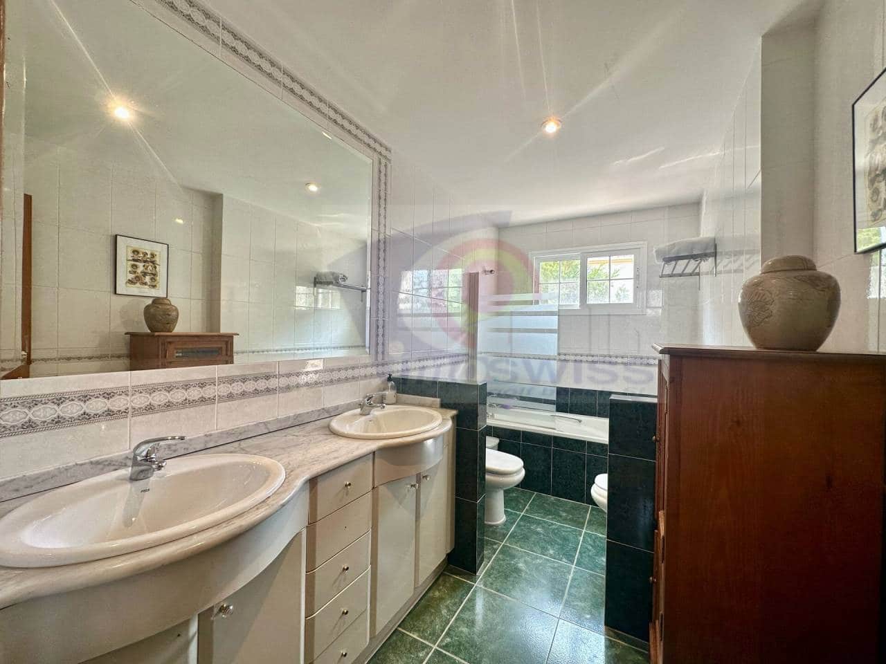 6 bedroom Villa for sale in Rincon de la Victoria with pool garage - € 995,000 (Ref: 7677196)