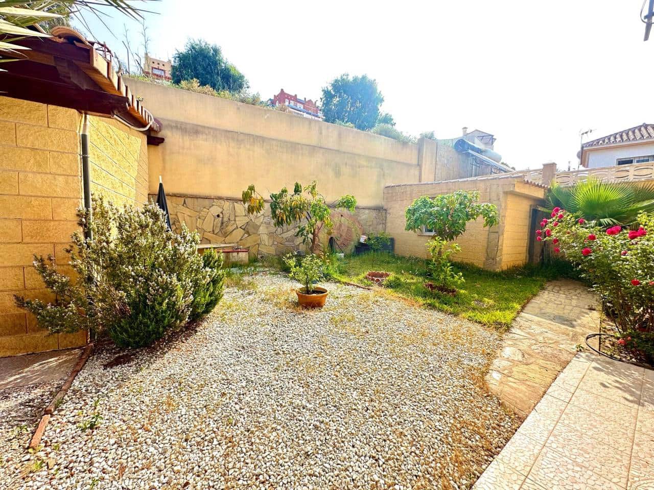 6 bedroom Villa for sale in Rincon de la Victoria with pool garage - € 995,000 (Ref: 7677196)