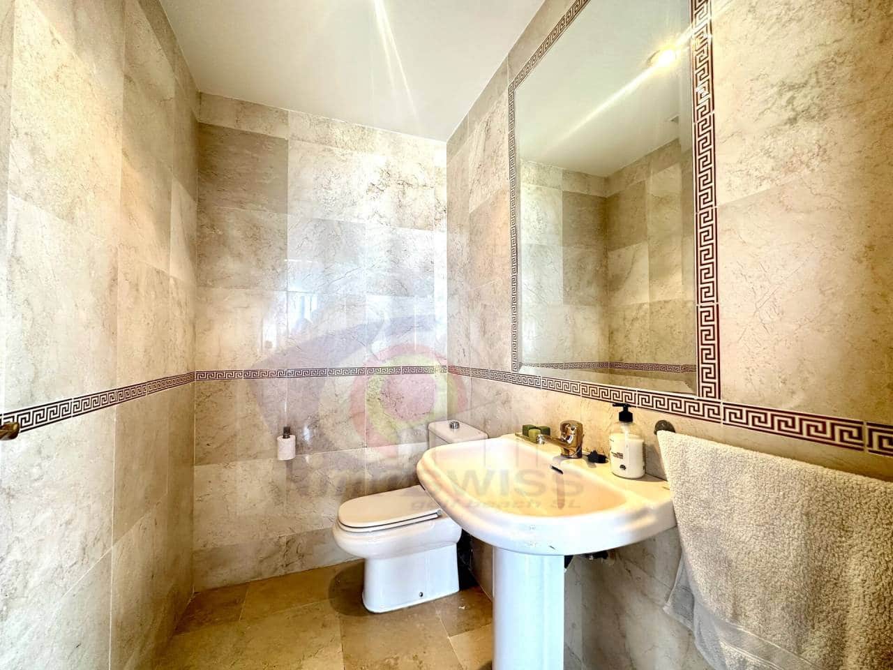 6 bedroom Villa for sale in Rincon de la Victoria with pool garage - € 995,000 (Ref: 7677196)