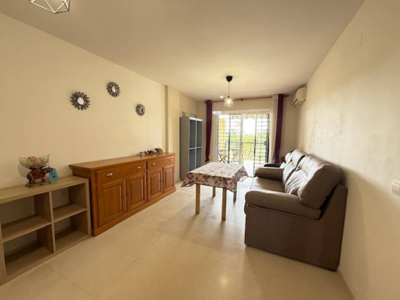 2 bedroom Flat for rent in Velez-Malaga with pool garage - € 950 (Ref: 8693267)