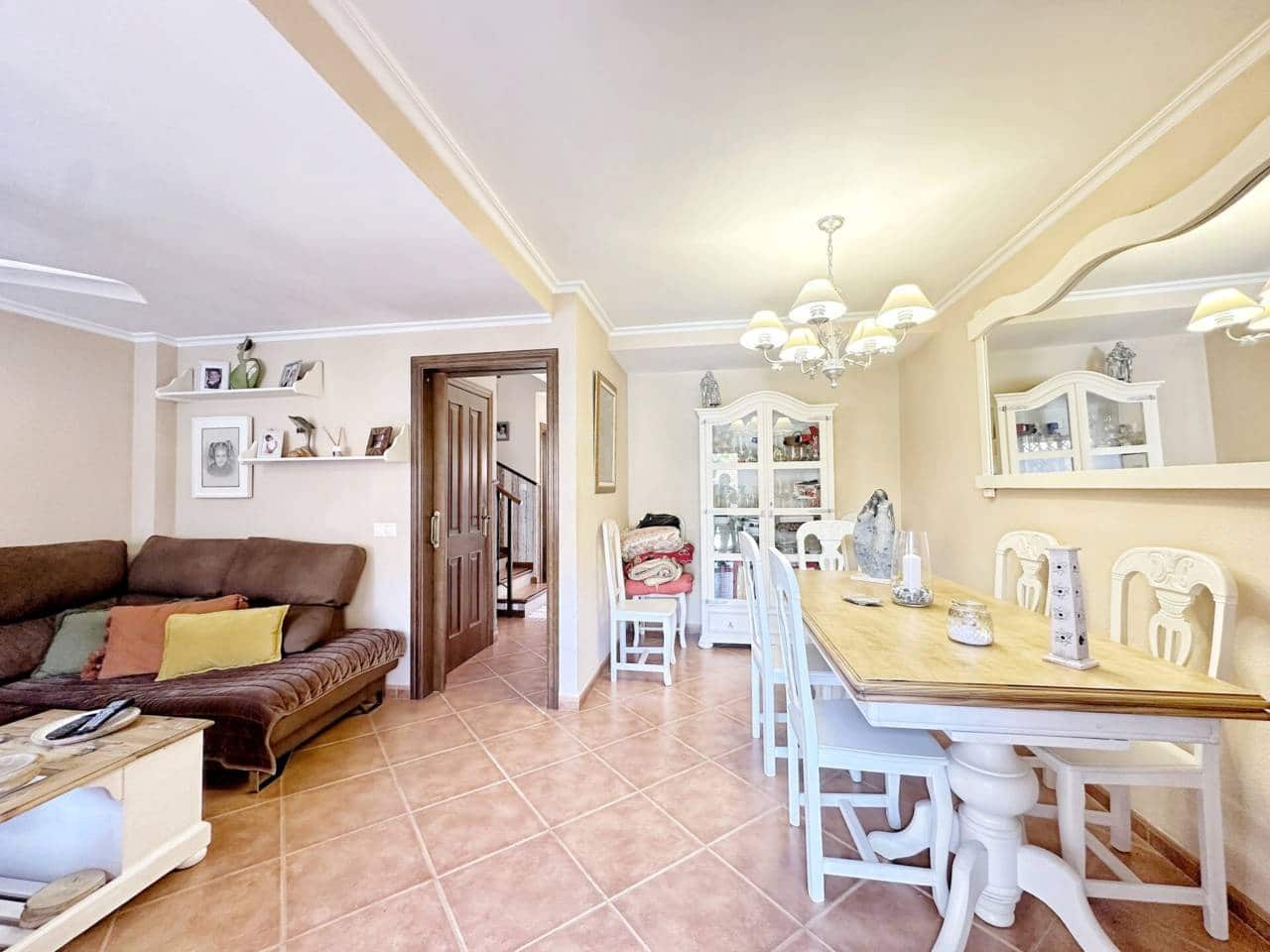 3 soverom Kjedet enebolig til salgs i Rincon de la Victoria med svømmebasseng garasje - € 498 000 (Ref: 8896098)