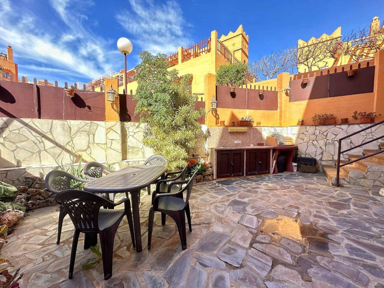 3 soverom Kjedet enebolig til salgs i Rincon de la Victoria med svømmebasseng garasje - € 498 000 (Ref: 8896098)