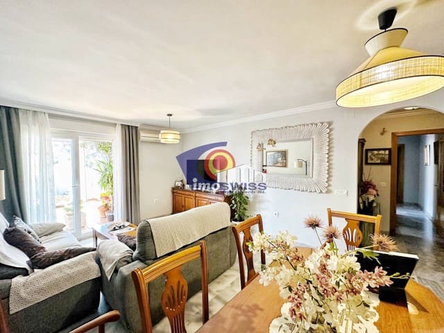 4 bedroom Penthouse for sale in Rincón de la Victoria with garage - € 574,000 (Ref: 8969415)