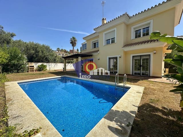 4 Zimmer Villa zu verkaufen in Rincón de la Victoria mit Pool Garage - 635.000 € (Ref: 9024021)