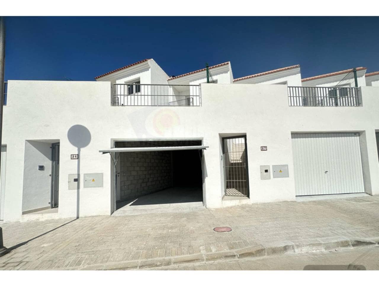 3 soveværelse Rækkehus til salg i Velez-Malaga med swimmingpool garage - € 345.400 (Ref: 9081197)