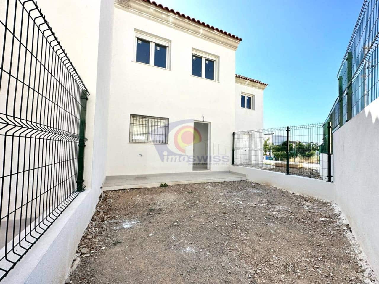 3 soveværelse Rækkehus til salg i Velez-Malaga med swimmingpool garage - € 345.400 (Ref: 9081197)