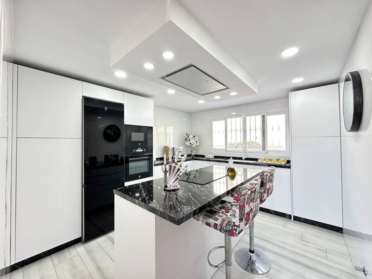 3 soveværelse Rækkehus til salg i Rincon de la Victoria med swimmingpool garage - € 487.000 (Ref: 9235888)