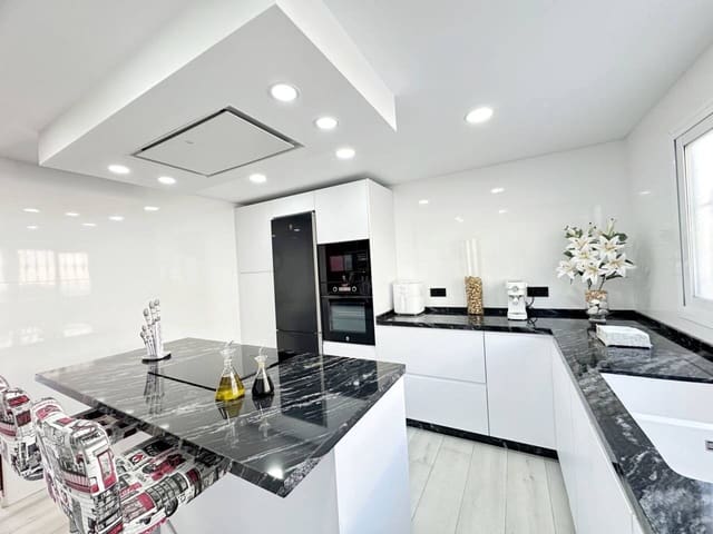 3 Zimmer Reihenhaus zu verkaufen in Rincón de la Victoria mit Pool Garage - 487.000 € (Ref: 9235888)