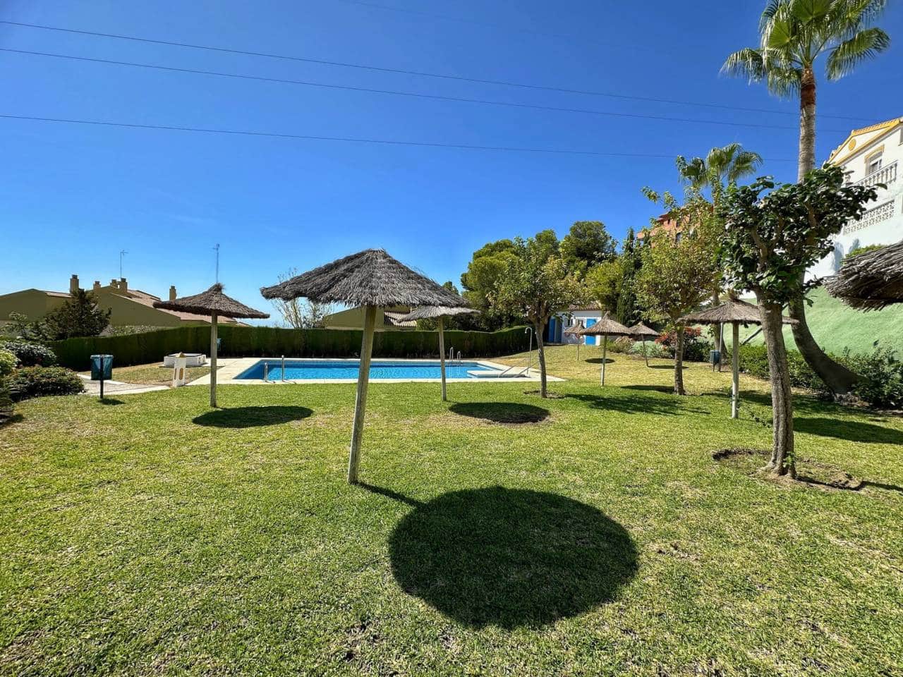 3 soveværelse Rækkehus til salg i Rincon de la Victoria med swimmingpool garage - € 487.000 (Ref: 9235888)