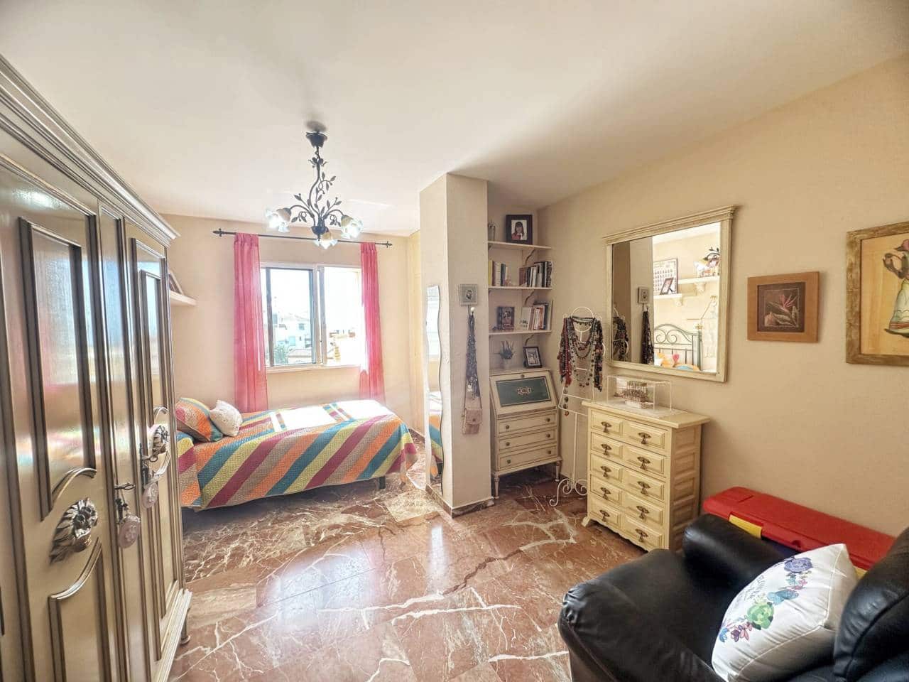 4 soverom Villa til salgs i Rincon de la Victoria med svømmebasseng garasje - € 685 000 (Ref: 9272048)