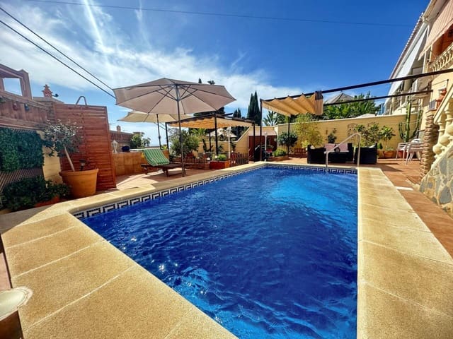 4 soverom Villa til salgs i Rincón de la Victoria med svømmebasseng garasje - € 685 000 (Ref: 9272048)