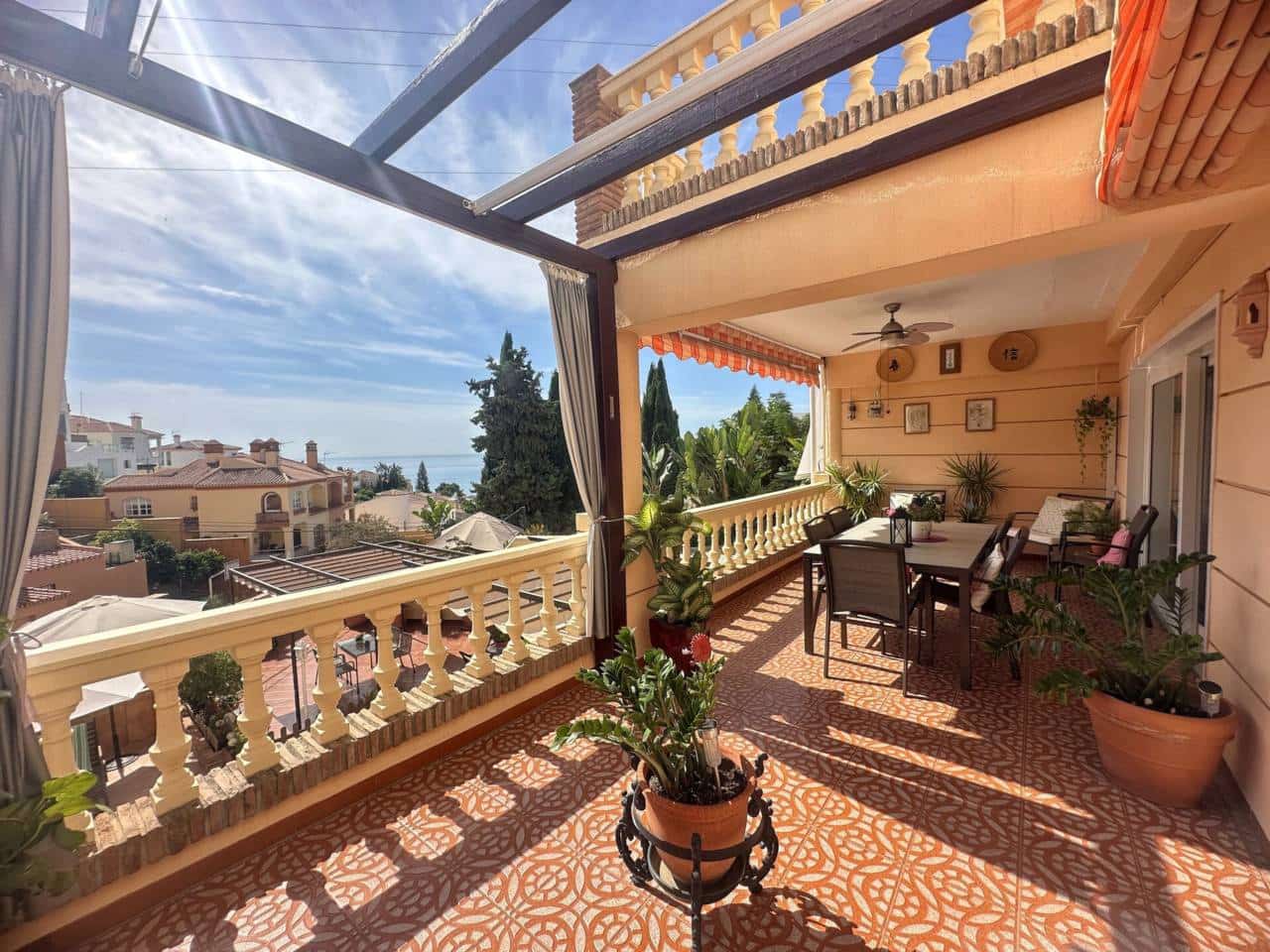 4 soverom Villa til salgs i Rincon de la Victoria med svømmebasseng garasje - € 685 000 (Ref: 9272048)