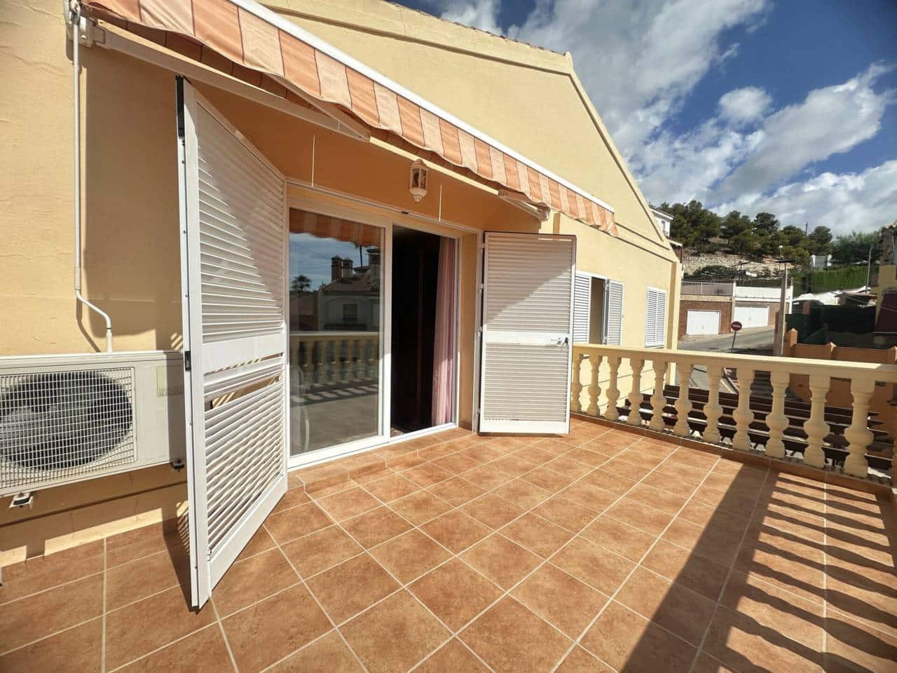 4 soverom Villa til salgs i Rincon de la Victoria med svømmebasseng garasje - € 685 000 (Ref: 9272048)