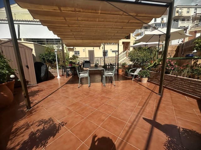 4 soverom Villa til salgs i Rincón de la Victoria med svømmebasseng garasje - € 685 000 (Ref: 9272048)