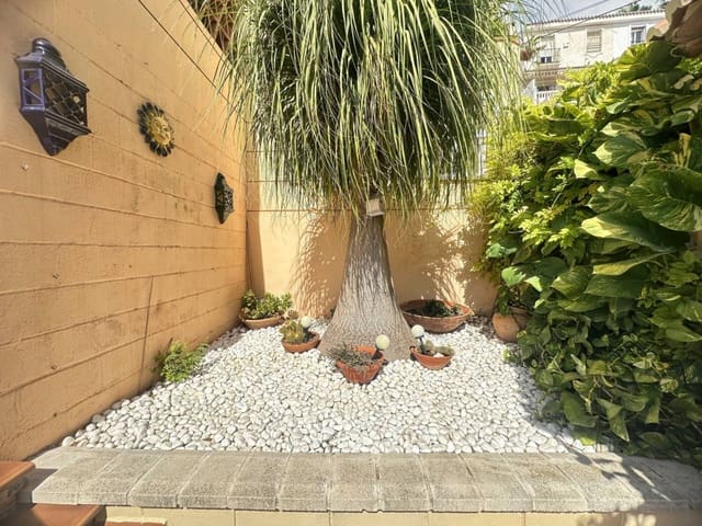 4 soverom Villa til salgs i Rincón de la Victoria med svømmebasseng garasje - € 685 000 (Ref: 9272048)