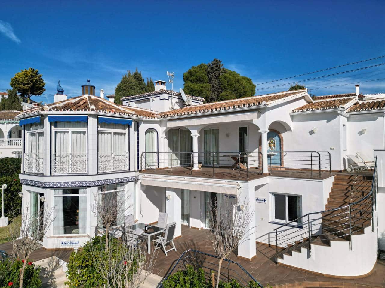 7 soverom Villa til salgs i Velez-Malaga med svømmebasseng garasje - € 1 200 000 (Ref: 9300339)