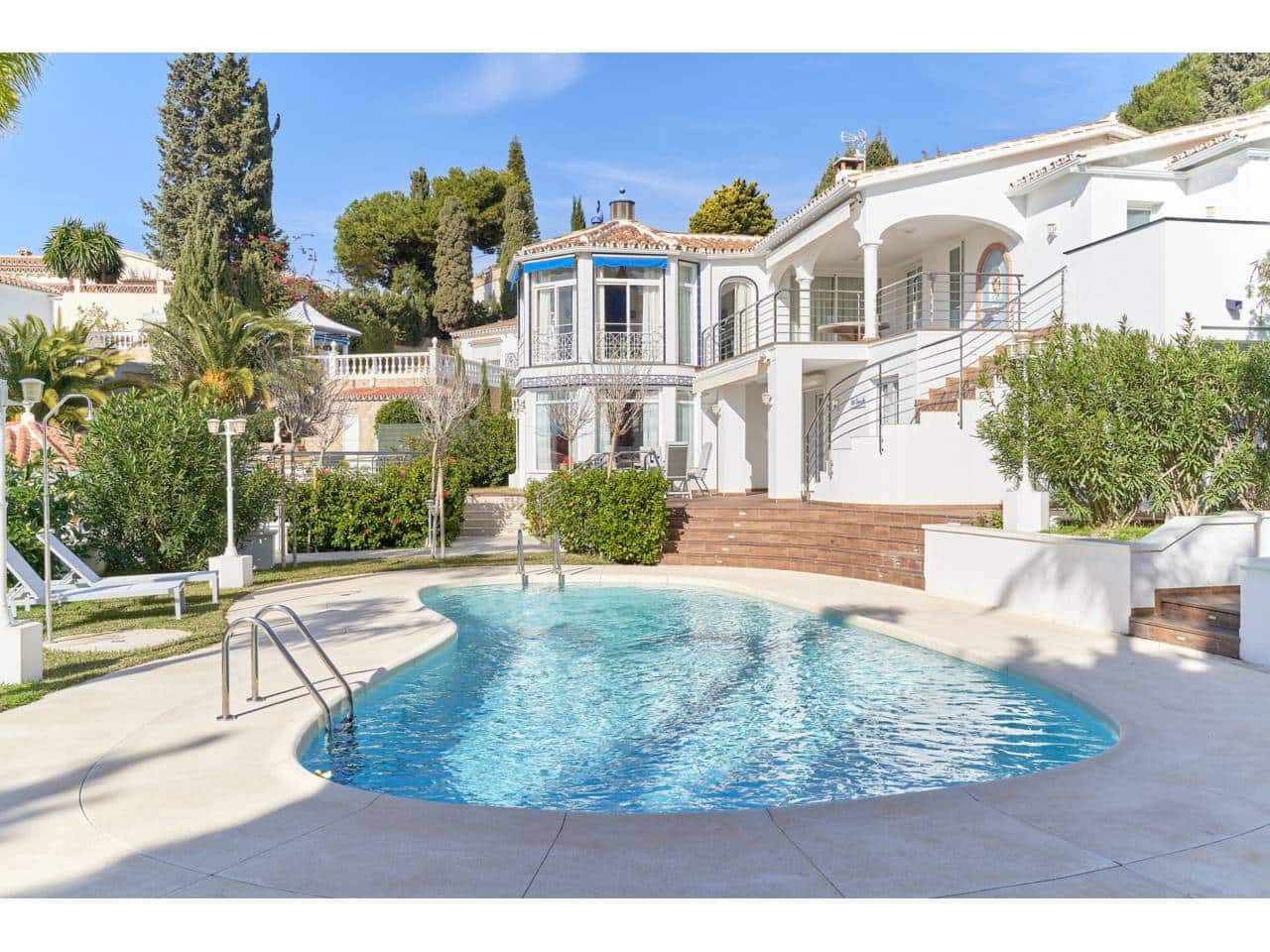 7 soverom Villa til salgs i Velez-Malaga med svømmebasseng garasje - € 1 200 000 (Ref: 9300339)