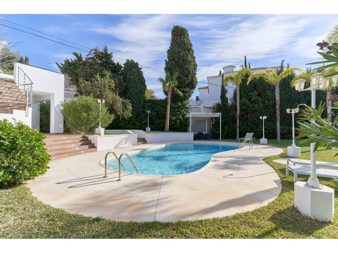 7 soverom Villa til salgs i Velez-Malaga med svømmebasseng garasje - € 1 200 000 (Ref: 9300339)