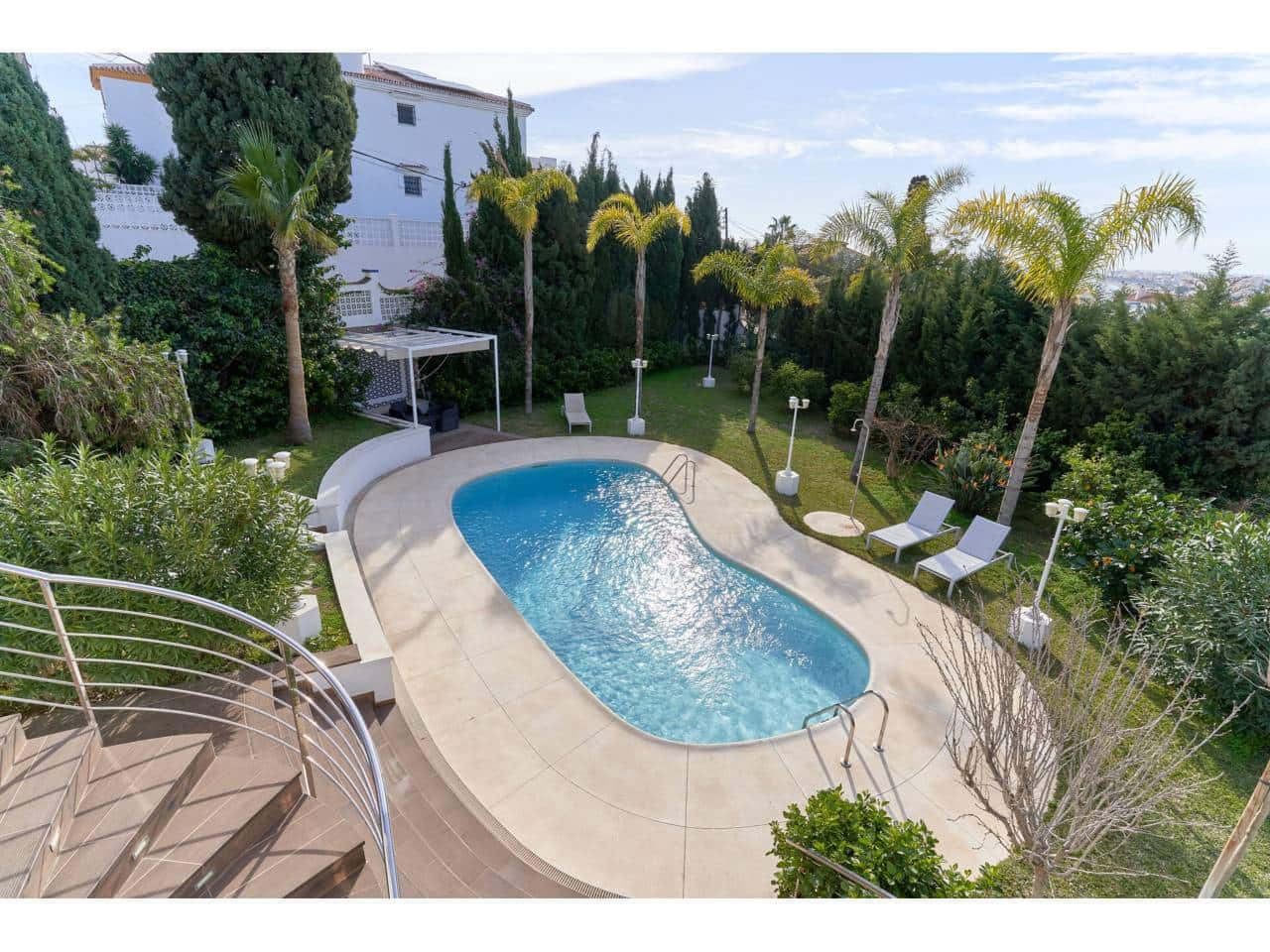 7 soverom Villa til salgs i Velez-Malaga med svømmebasseng garasje - € 1 200 000 (Ref: 9300339)