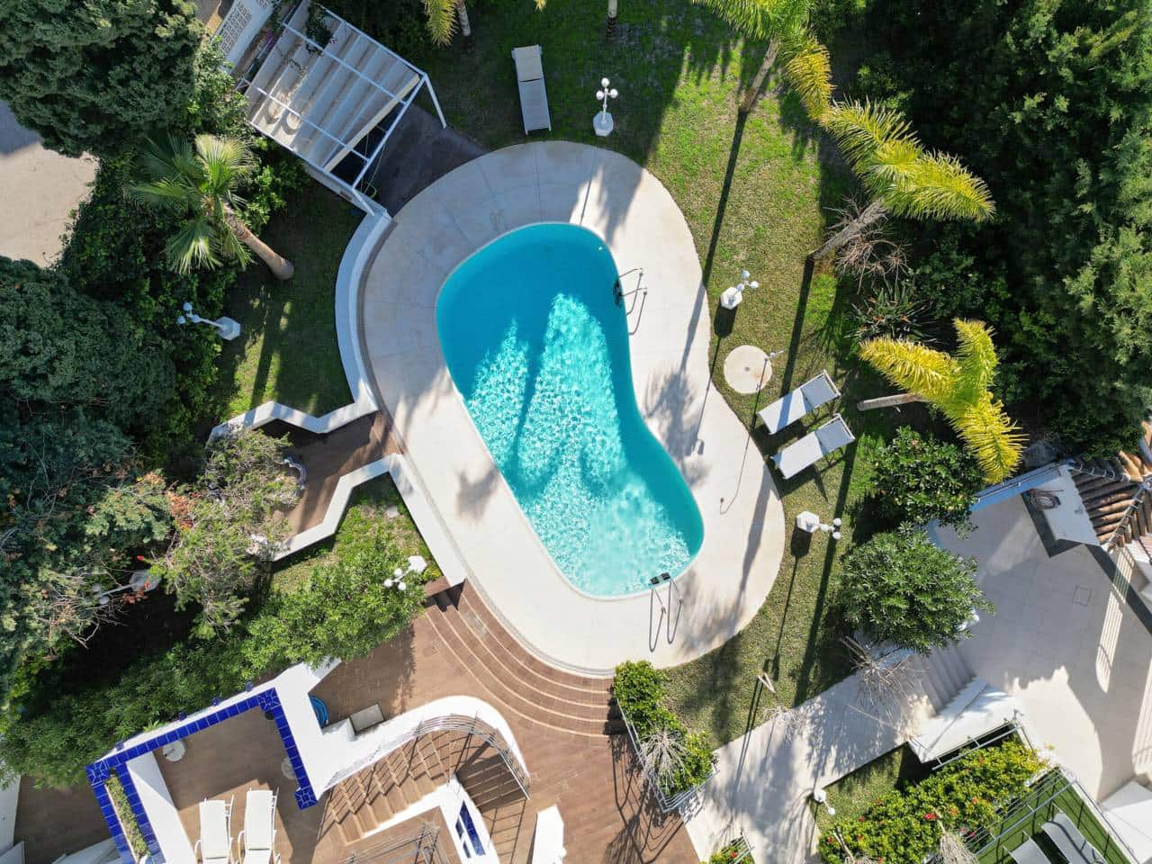 7 soverom Villa til salgs i Velez-Malaga med svømmebasseng garasje - € 1 200 000 (Ref: 9300339)