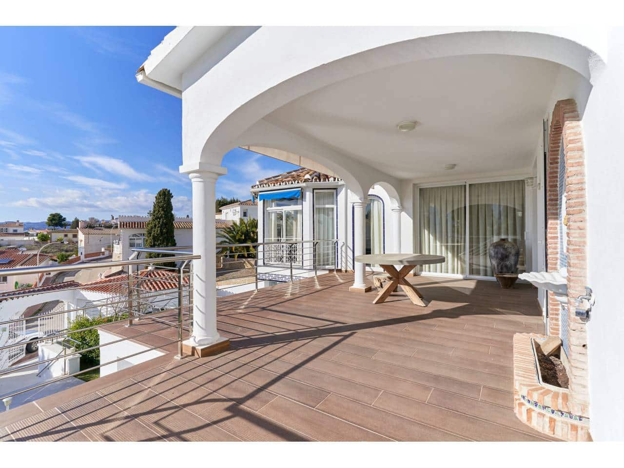 7 soverom Villa til salgs i Velez-Malaga med svømmebasseng garasje - € 1 200 000 (Ref: 9300339)