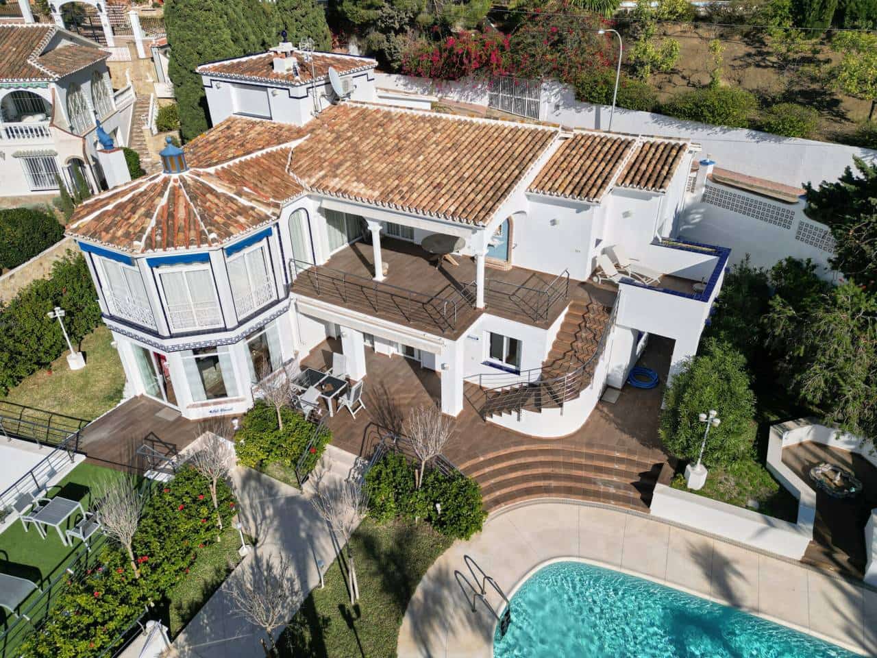 7 soverom Villa til salgs i Velez-Malaga med svømmebasseng garasje - € 1 200 000 (Ref: 9300339)