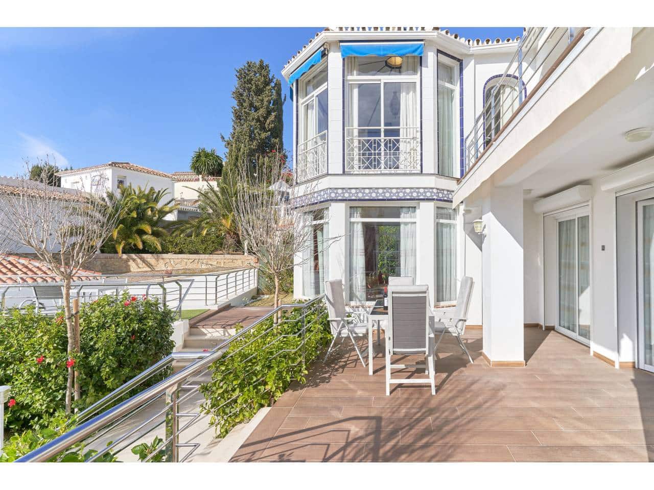 7 soverom Villa til salgs i Velez-Malaga med svømmebasseng garasje - € 1 200 000 (Ref: 9300339)