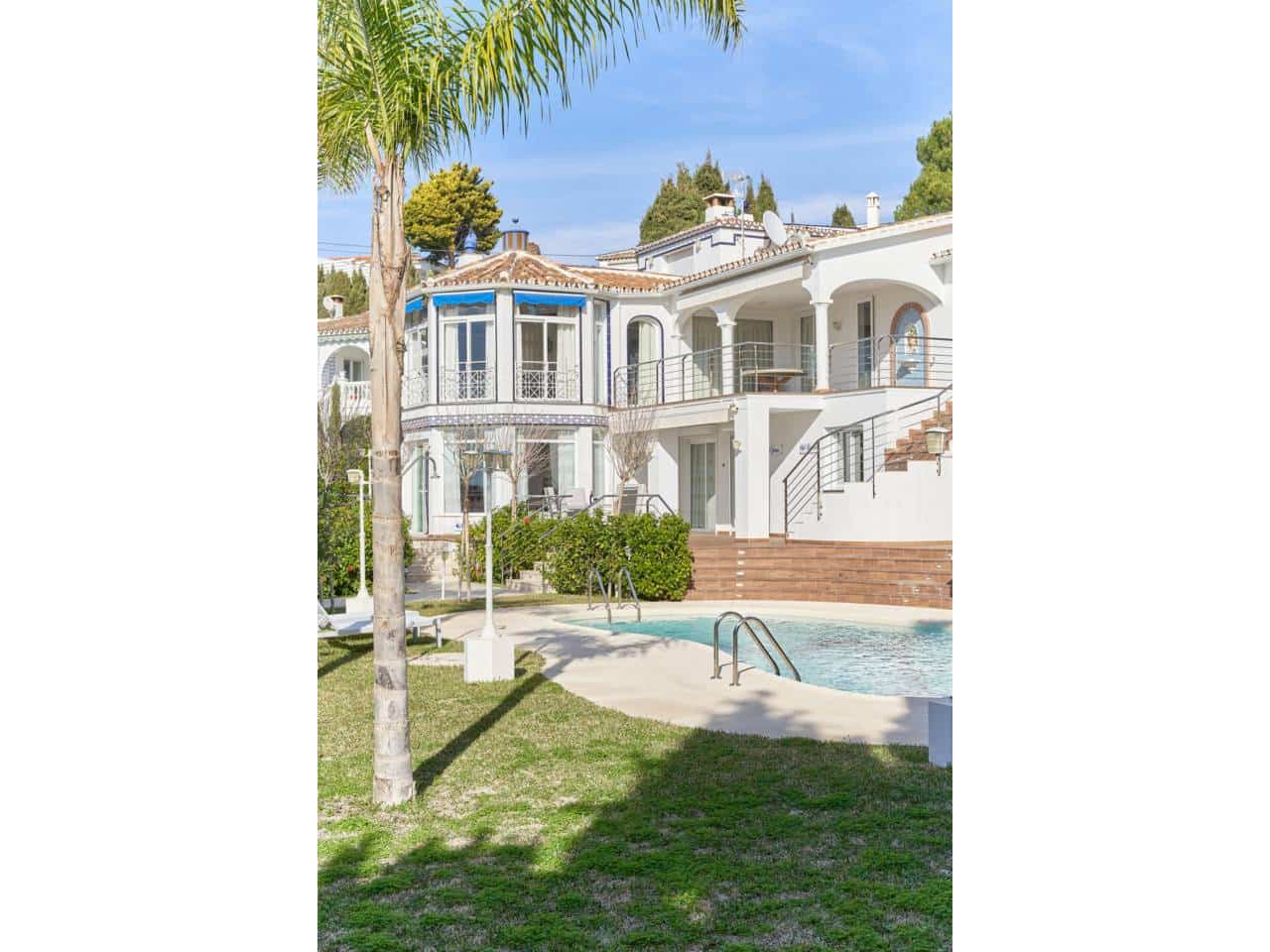 7 soverom Villa til salgs i Velez-Malaga med svømmebasseng garasje - € 1 200 000 (Ref: 9300339)