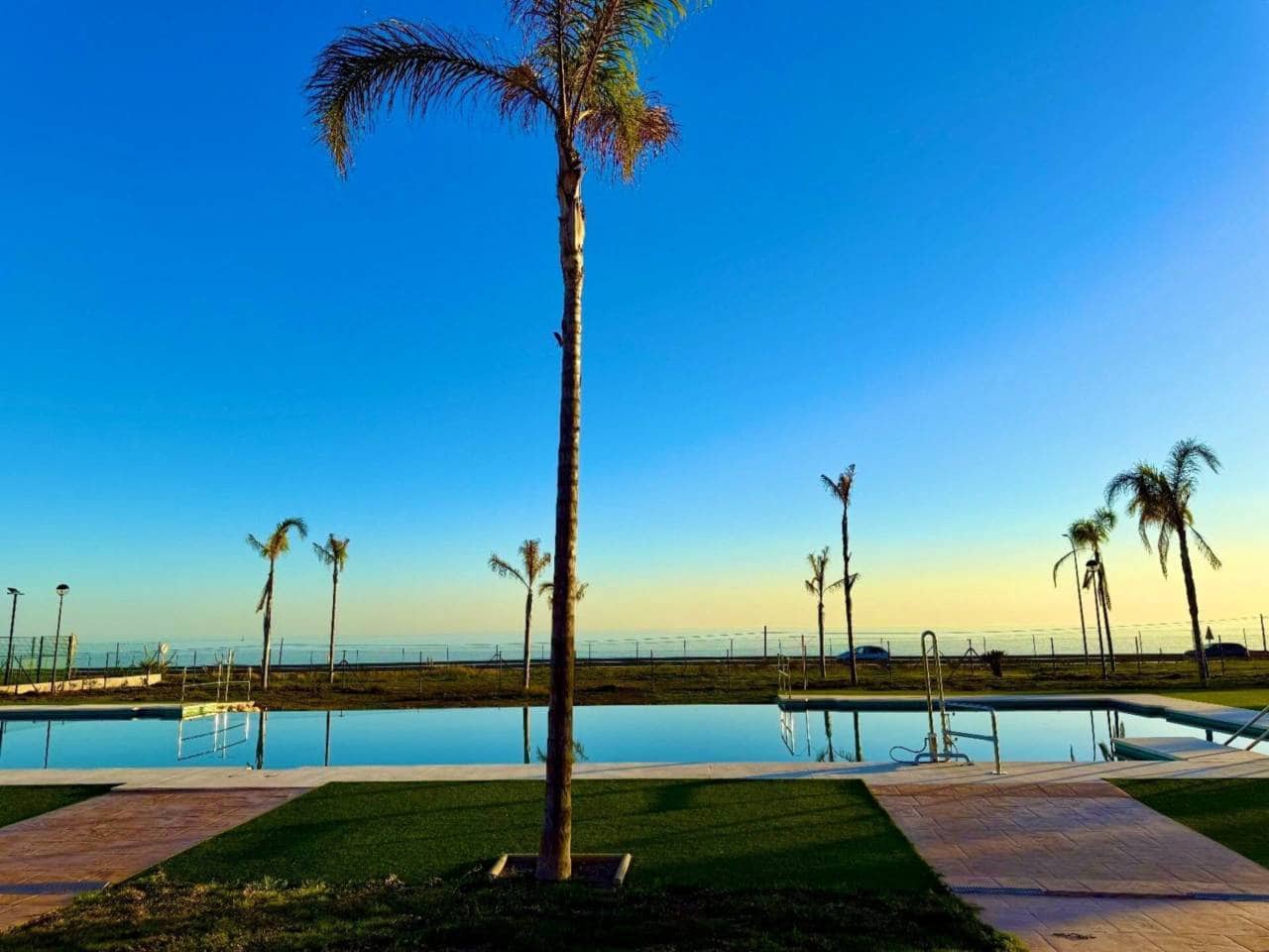 2 bedroom Penthouse for sale in Velez-Malaga with pool garage - € 397,100 (Ref: 9317160)