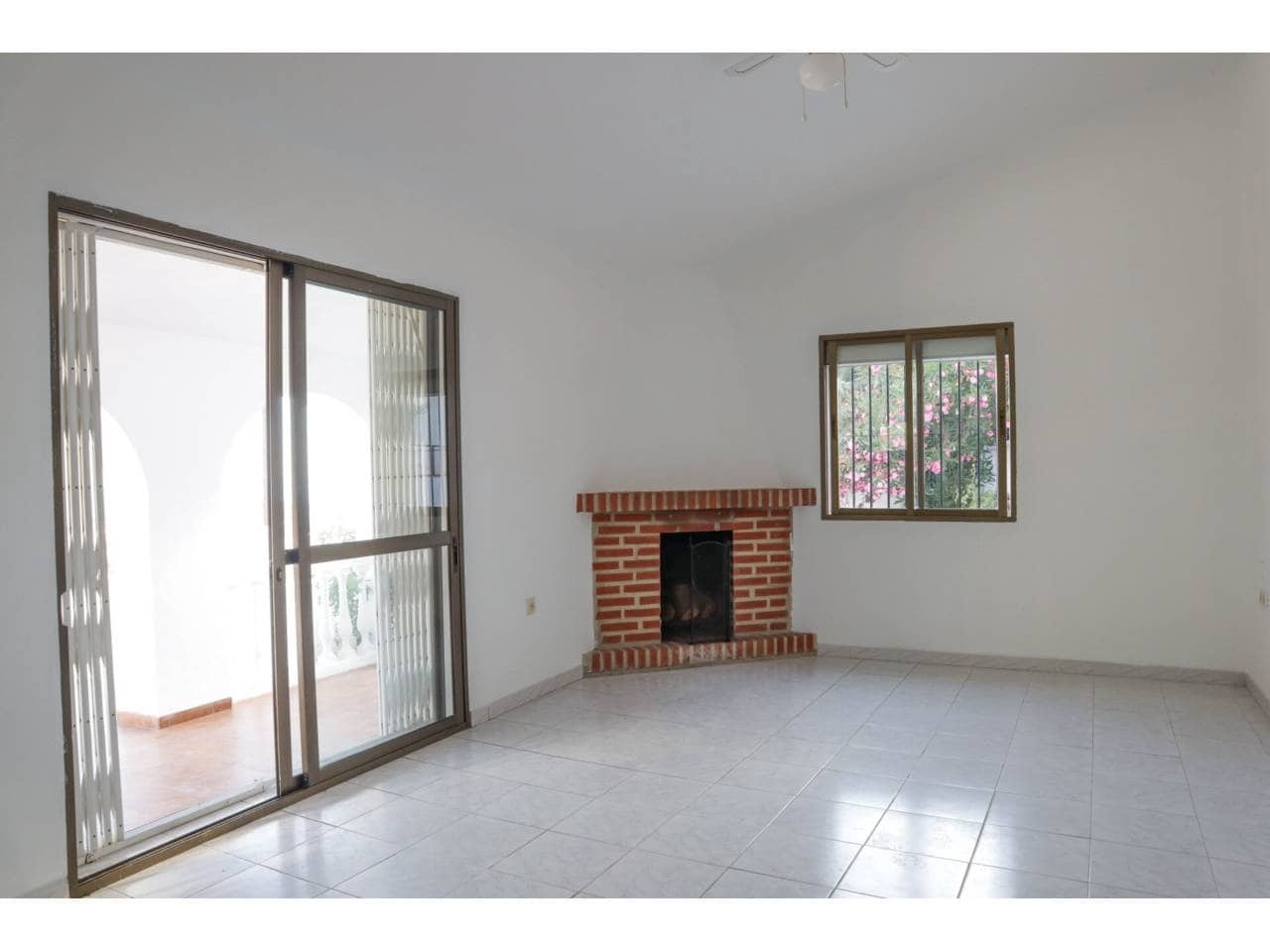 4 camera da letto Finca/Casa di Campagna in vendita in Torrox con garage - 399.000 € (Rif: 9330070)