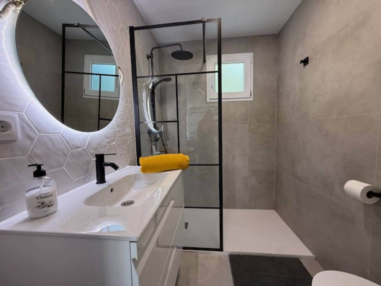 3 makuuhuone Rivitalo vuokrattavana paikassa Rincon de la Victoria mukana uima-altaan 
autotalli - 1 750 € (Ref: 9407855)