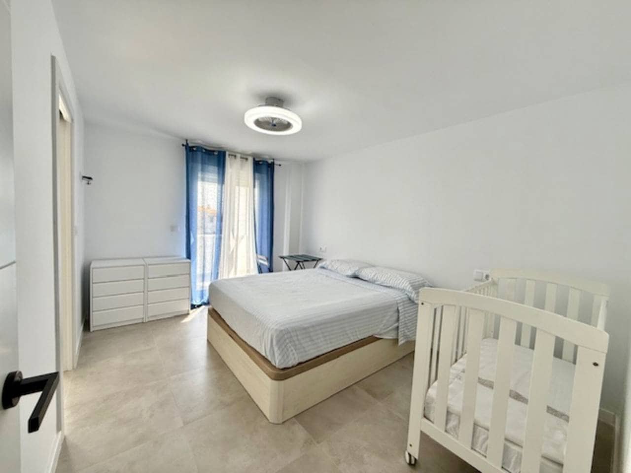 3 makuuhuone Rivitalo vuokrattavana paikassa Rincon de la Victoria mukana uima-altaan 
autotalli - 1 750 € (Ref: 9407855)