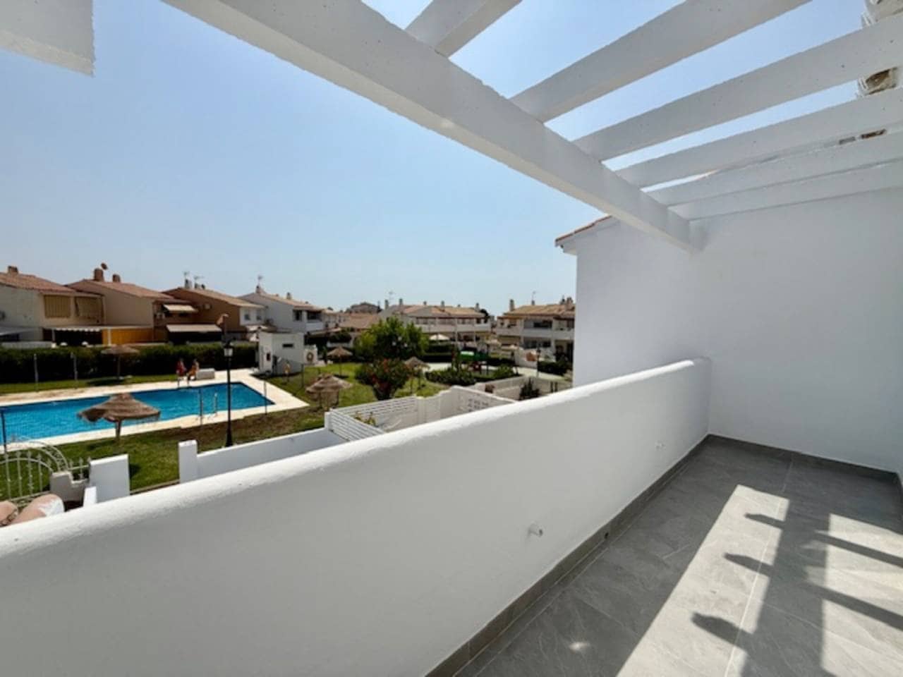 3 makuuhuone Rivitalo vuokrattavana paikassa Rincon de la Victoria mukana uima-altaan 
autotalli - 1 750 € (Ref: 9407855)