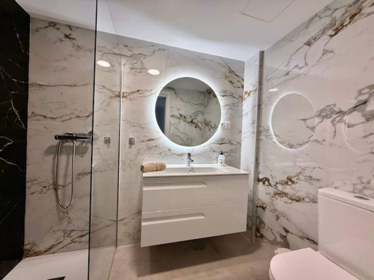 3 makuuhuone Rivitalo vuokrattavana paikassa Rincon de la Victoria mukana uima-altaan 
autotalli - 1 750 € (Ref: 9407855)