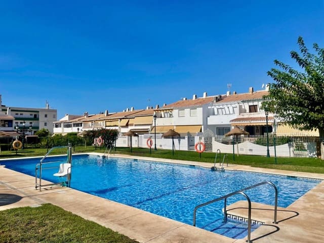 3 makuuhuone Rivitalo vuokrattavana paikassa Rincón de la Victoria mukana uima-altaan 
autotalli - 1 750 € (Ref: 9407855)