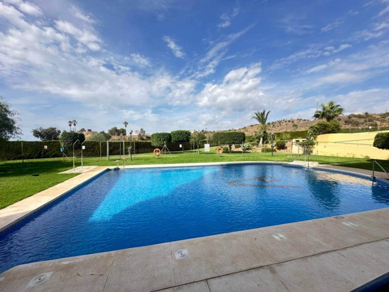 1 bedroom Flat for sale in Velez-Malaga with pool garage - € 220,000 (Ref: 9409098)