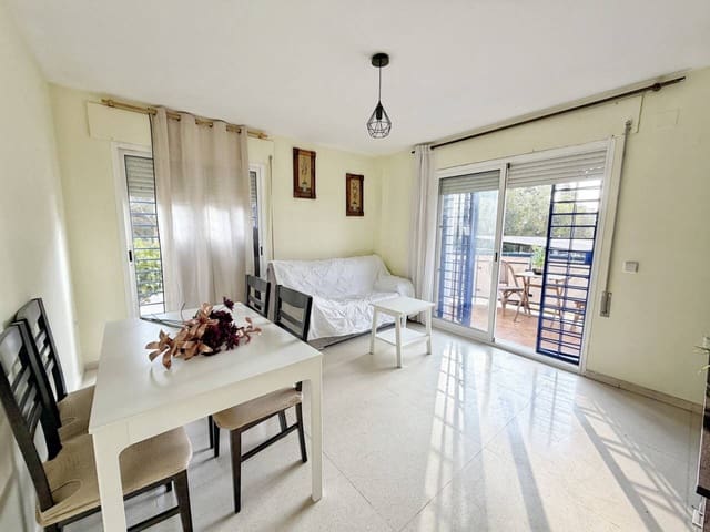 1 bedroom Flat for sale in Vélez-Málaga with pool garage - € 220,000 (Ref: 9409098)