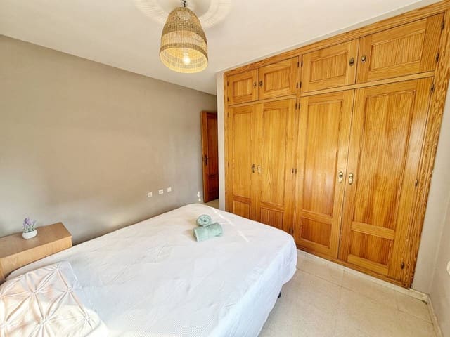 1 bedroom Flat for sale in Vélez-Málaga with pool garage - € 220,000 (Ref: 9409098)