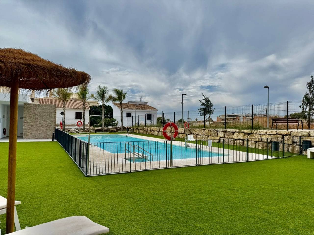 2 bedroom Penthouse for rent in Rincon de la Victoria with pool garage - € 1,000 (Ref: 9412588)